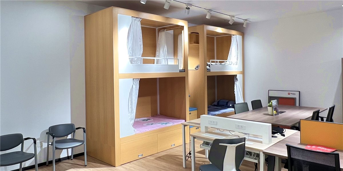 美格利生-宿舍床廠家展廳現場一角